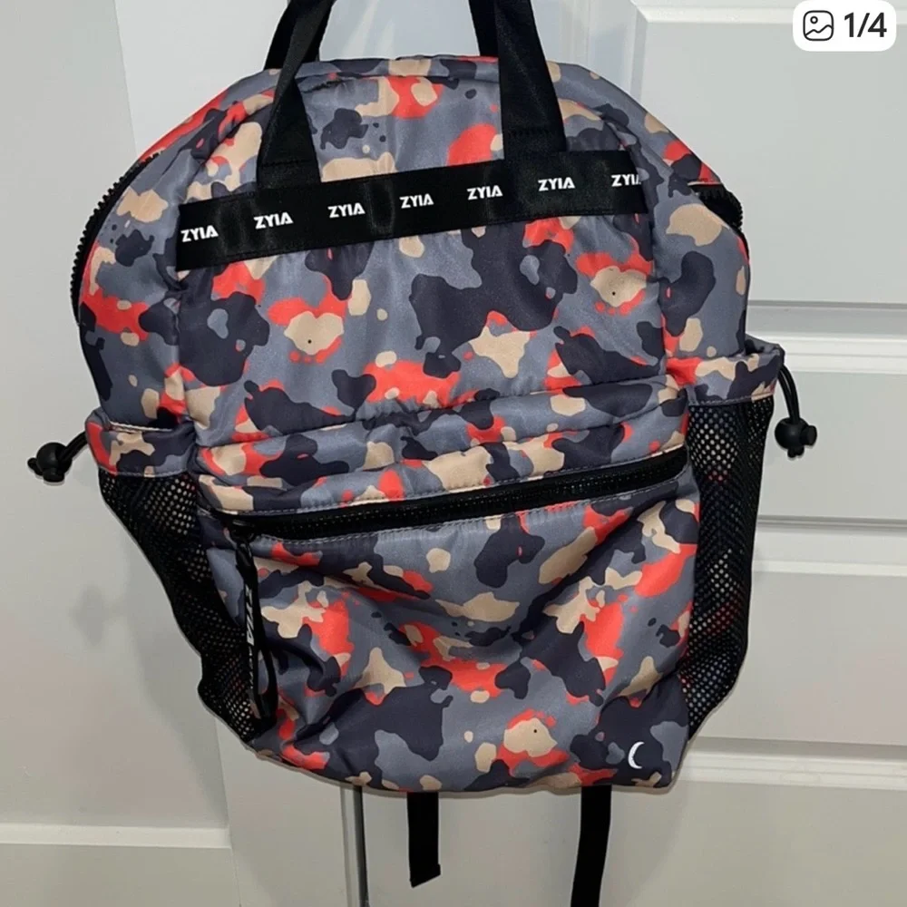 Zyia Active Camo Backpack - Gray peach & Red (water bottle not included)